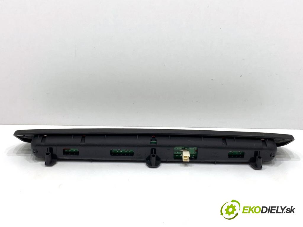 HYUNDAI TUCSON SUV 2007 100 kW 2.0 CRDi 1991 Svetlo brzdových svetiel