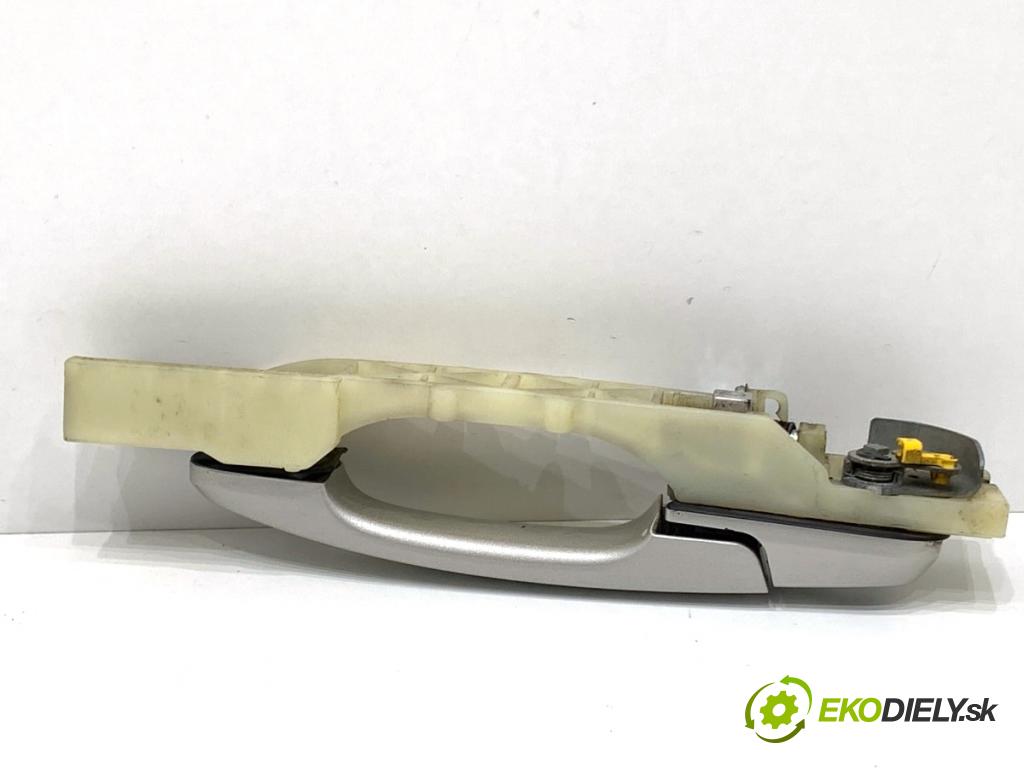 HYUNDAI TUCSON SUV 2007 100 kW 2.0 CRDi 1991 Kľučka vonkajšia pravy predný