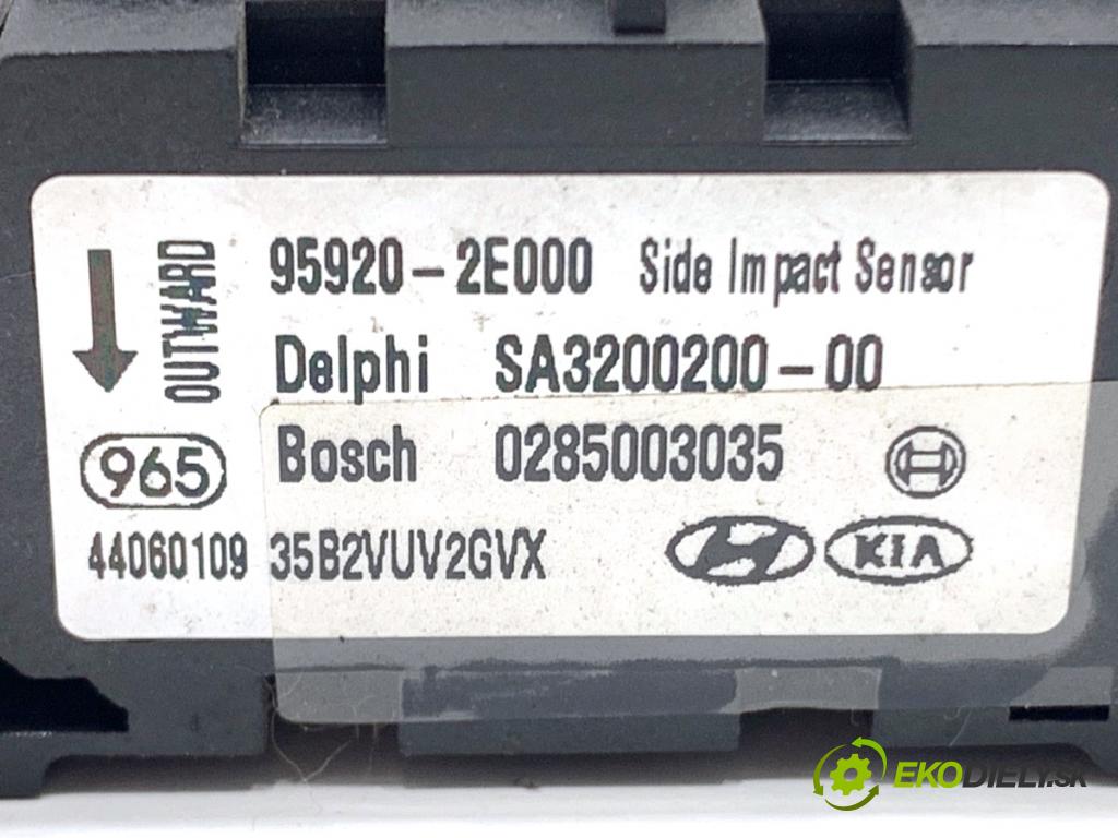 HYUNDAI TUCSON SUV 2007 100 kW 2.0 CRDi 1991 snímač nárazu 95920-2E000 (Snímač nárazu)