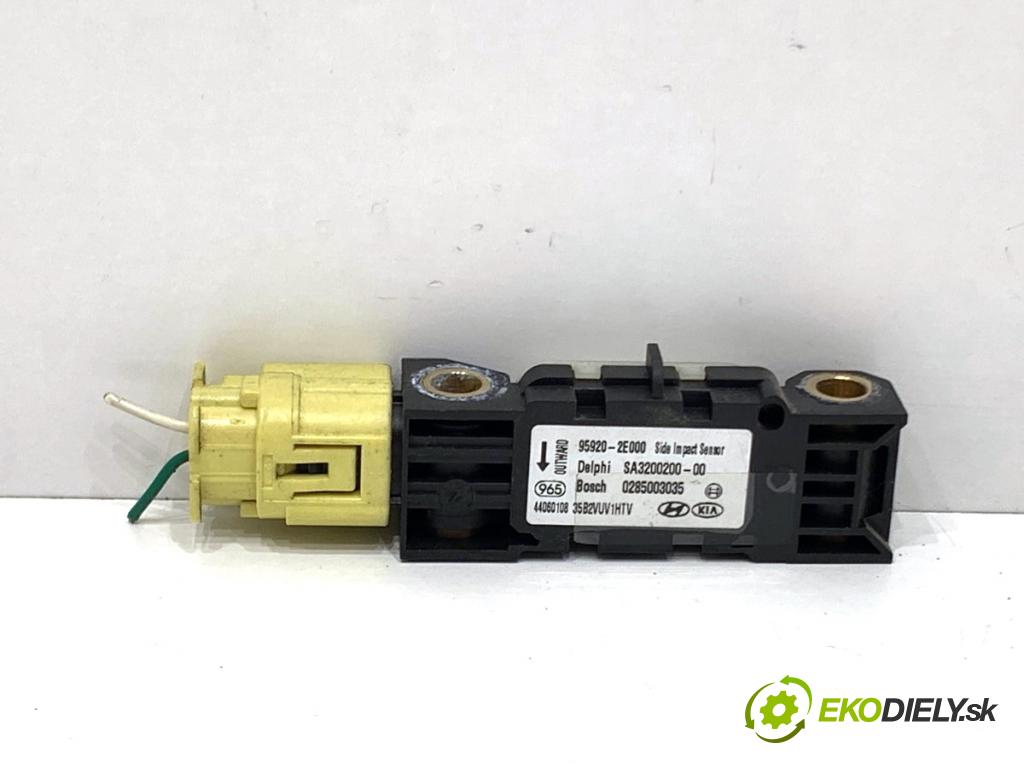 HYUNDAI TUCSON SUV 2007 100 kW 2.0 CRDi 1991 Snímač nárazu 95920-2E000 (Snímač nárazu)