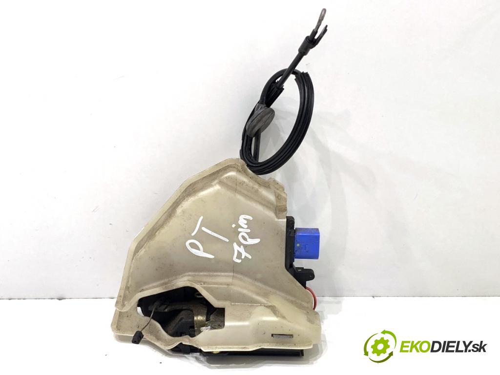 VW GOLF V liftback 2006 103 kW 2.0 TDI 1968 zámok Dvere pravy zad 