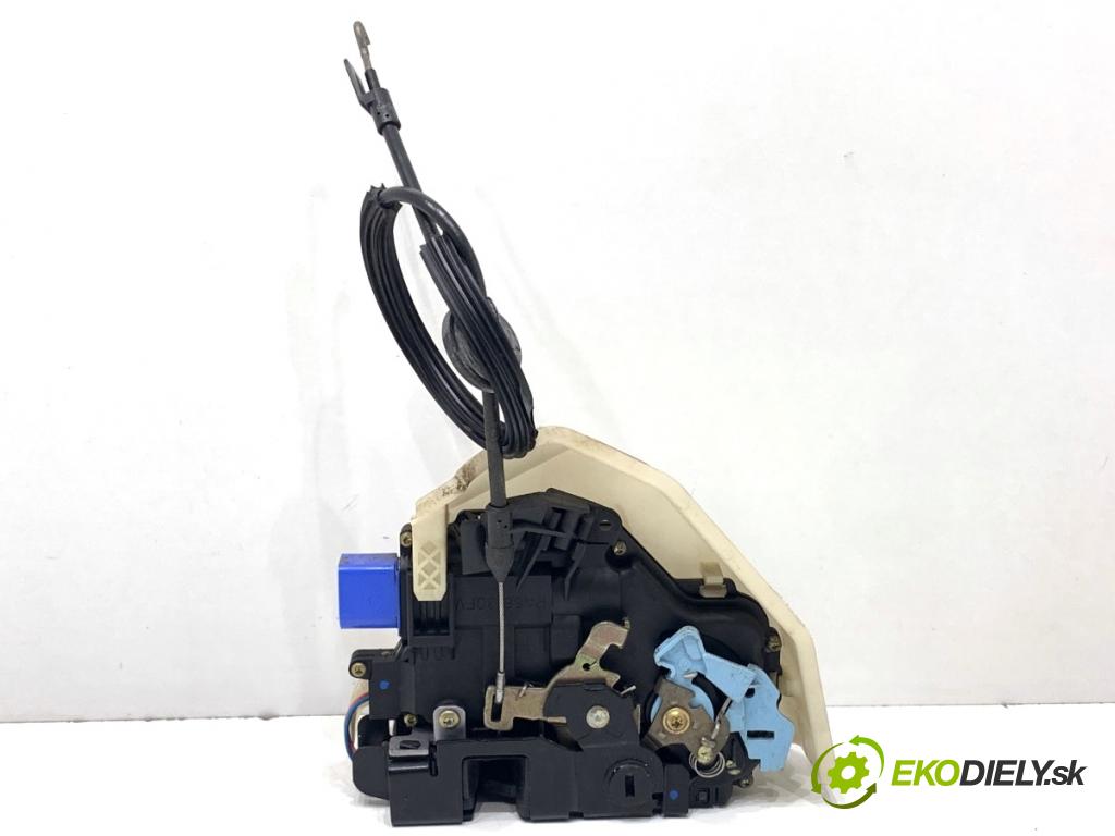 VW GOLF V liftback 2006 103 kW 2.0 TDI 1968 zámok Dvere pravy zad