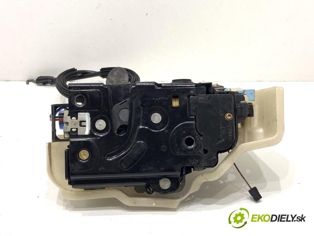 VW GOLF V liftback 2006 103 kW 2.0 TDI 1968 zámok Dvere pravy zad