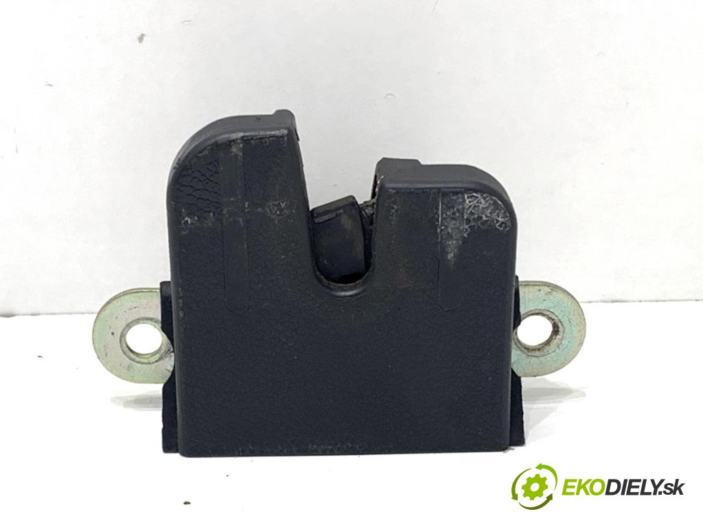VW GOLF V liftback 2006 103 kW 2.0 TDI 1968 zámok dverí zad