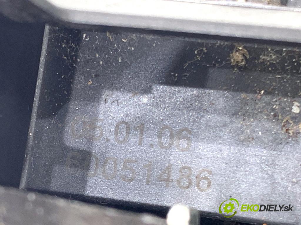 VW GOLF V liftback 2006 103 kW 2.0 TDI 1968 zámok dverí zad