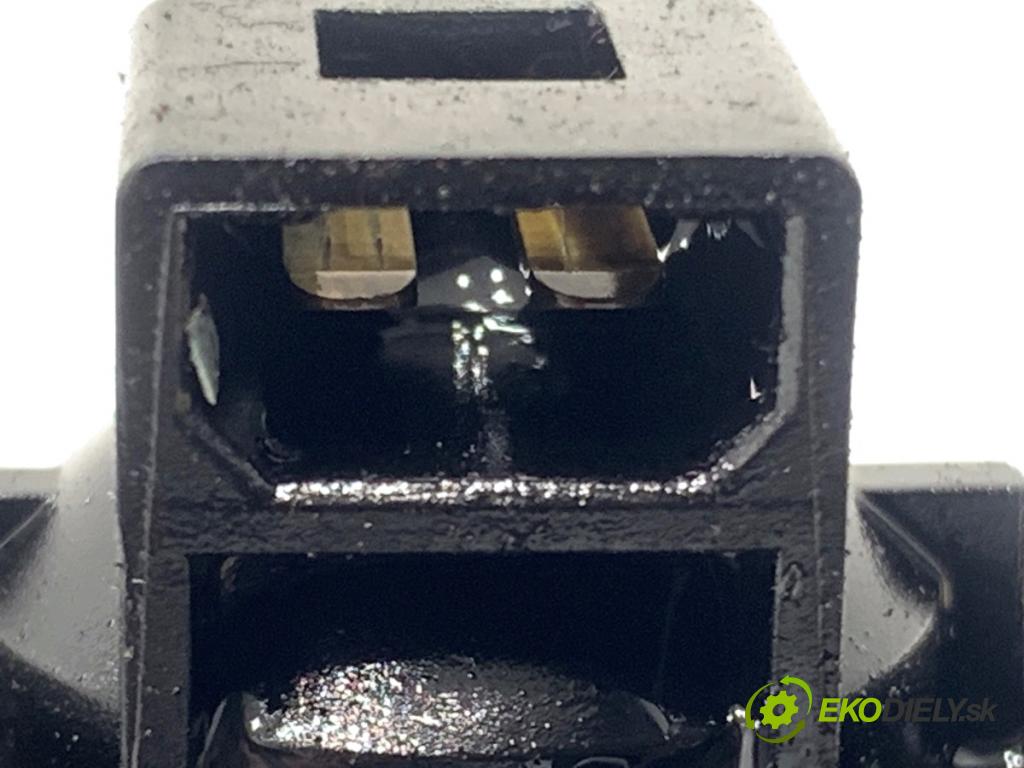 VW GOLF V liftback 2006 103 kW 2.0 TDI 1968 vstrekovače 0414720312