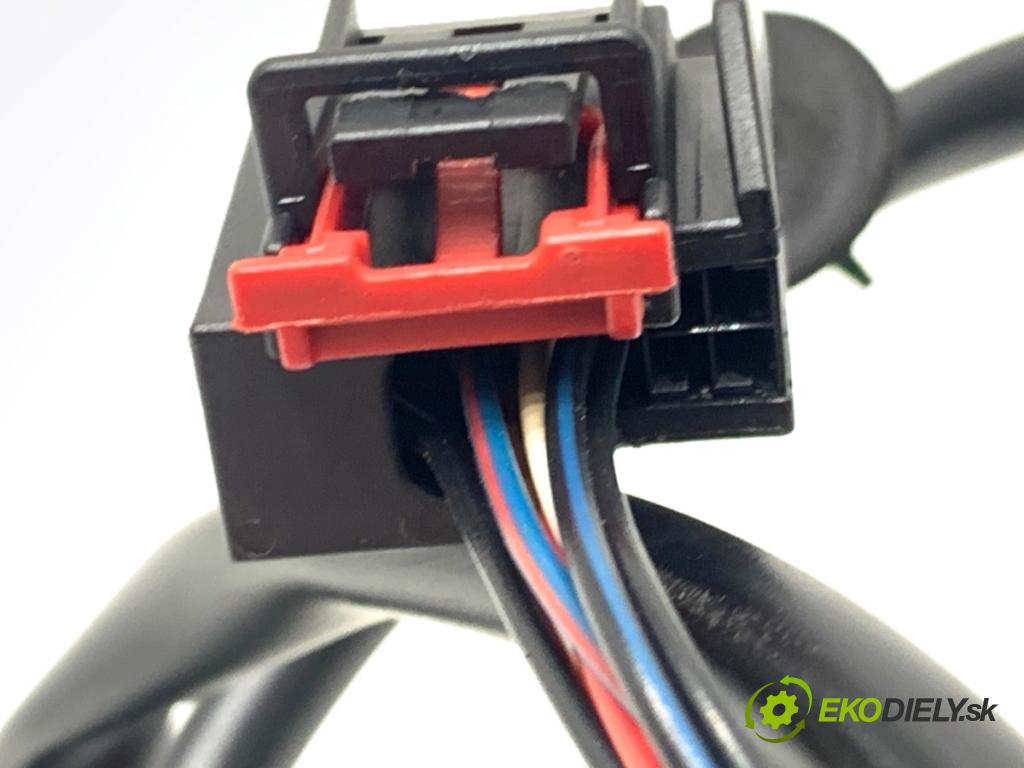 VW GOLF V liftback 2006 103 kW 2.0 TDI 1968 Spätné zrkadlo ľavy