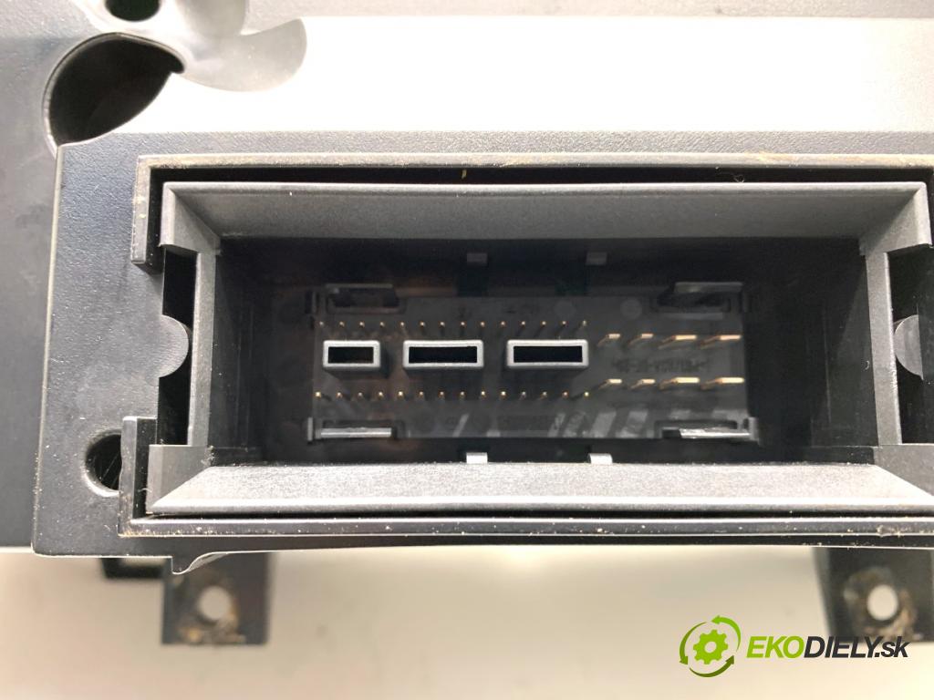 VW GOLF V liftback 2006 103 kW 2.0 TDI 1968 prístrojovka 1K0920872K (Přístrojová deska)