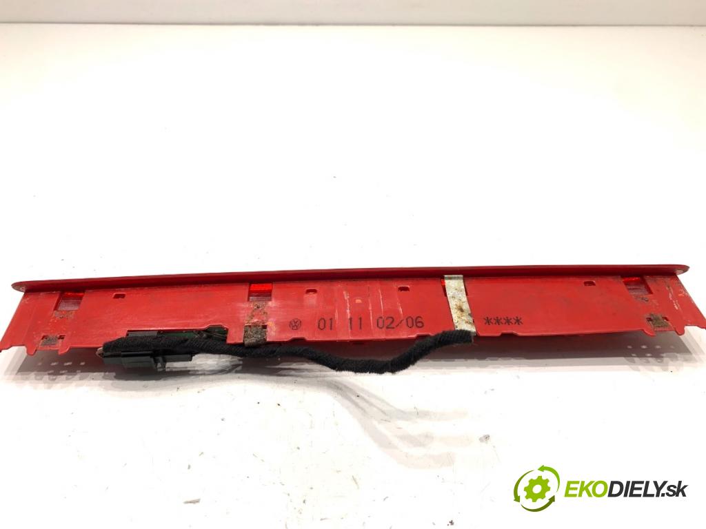 VW GOLF V liftback 2006 103 kW 2.0 TDI 1968 Svetlo brzdových svetiel 1K6945097B