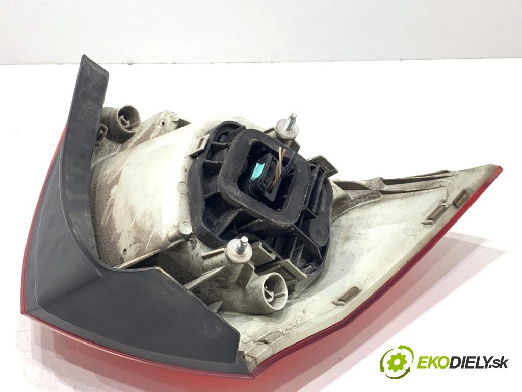 VW GOLF V liftback 2006 103 kW 2.0 TDI 1968 Svetlo pravy zad