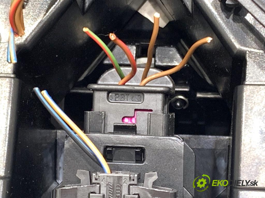 VW GOLF V liftback 2006 103 kW 2.0 TDI 1968 Mriežky kúrenia predný 1K0819743B