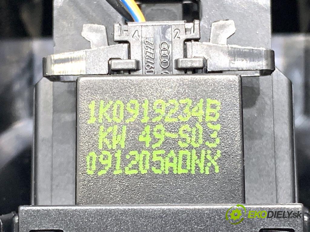 VW GOLF V liftback 2006 103 kW 2.0 TDI 1968 Mriežky kúrenia predný 1K0819743B