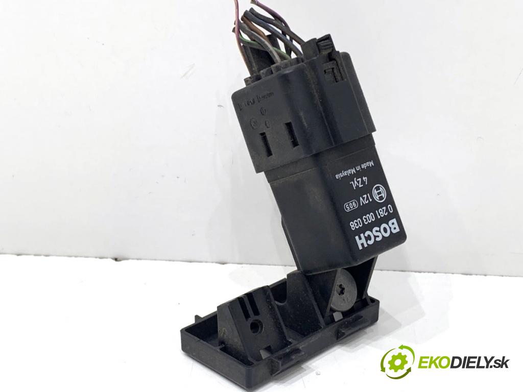 VW GOLF V liftback 2006 103 kW 2.0 TDI 1968 relé sviečok žhavenia 038907281D (Relé)