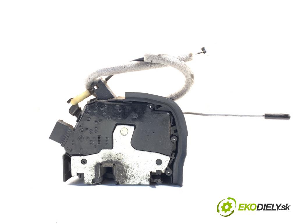 BMW E53 SUV 2001 170 kW 3.0 i 2979 zámok Dvere pravy zad 8402602