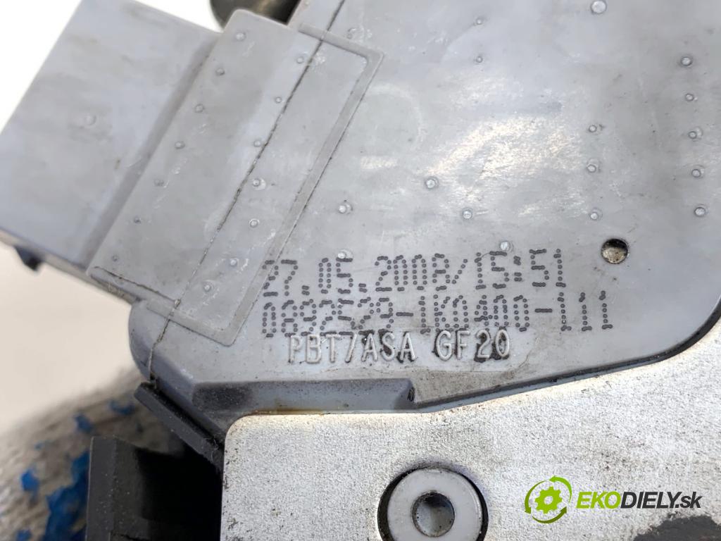 BMW E53 SUV 2001 170 kW 3.0 i 2979 zámok Dvere pravy predný