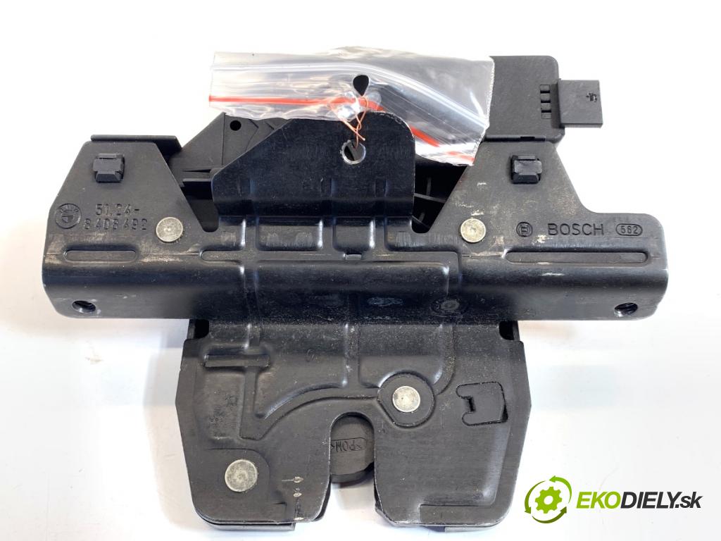 BMW E53 SUV 2001 170 kW 3.0 i 2979 zámok dverí zad 8408492