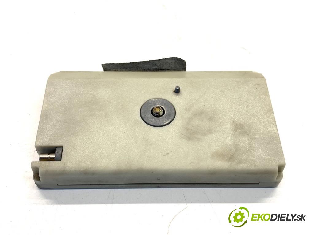 BMW E53 SUV 2001 170 kW 3.0 i 2979 zesilovač 8377654 (Zesilovač)