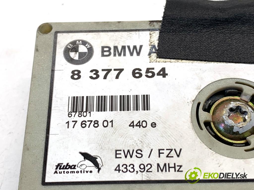 BMW E53 SUV 2001 170 kW 3.0 i 2979 zesilovač 8377654 (Zesilovač)
