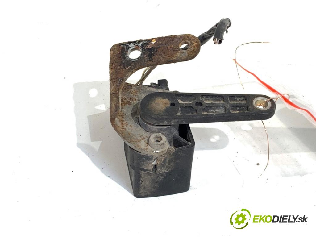 BMW E53 SUV 2001 170 kW 3.0 i 2979 snímač ÚROVEŇ: XENON zadní část levý 1093698