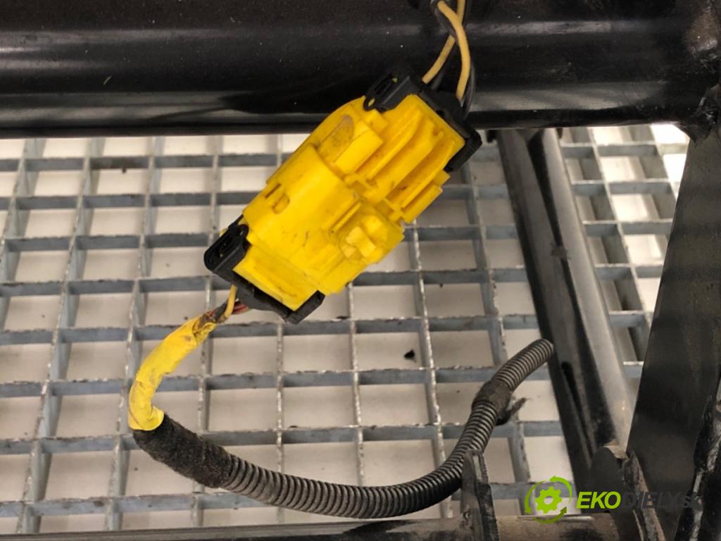 FIAT DUCATO III Autobus 2009 115 kW 160 Multijet 3,0 D 2999 Sedadlo pravy predný