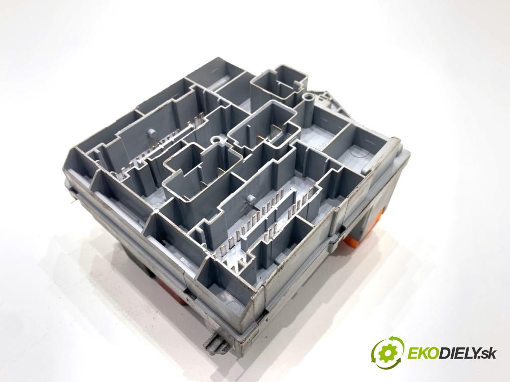 FIAT DUCATO III Autobus 2009 115 kW 160 Multijet 3,0 D 2999 Skrinka poistková 1349946080 (Poistková skrinka)