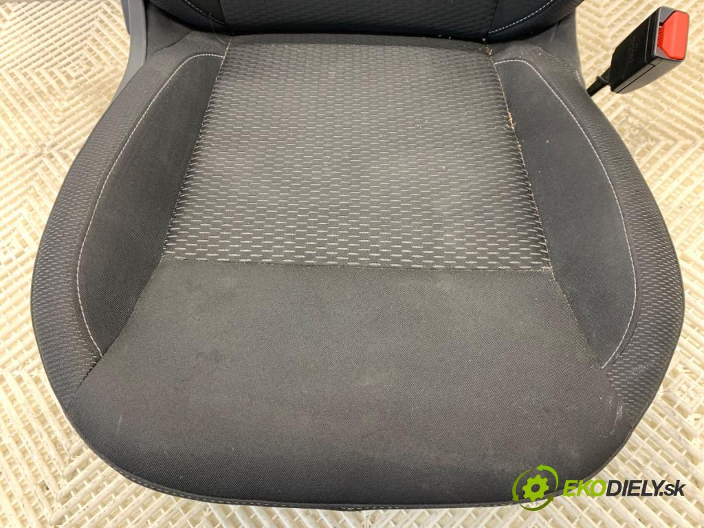 DACIA DUSTER SUV 2019 96 kW 1.3 TCe 130 (HMMF) 1332 Sedadlo pravy predný