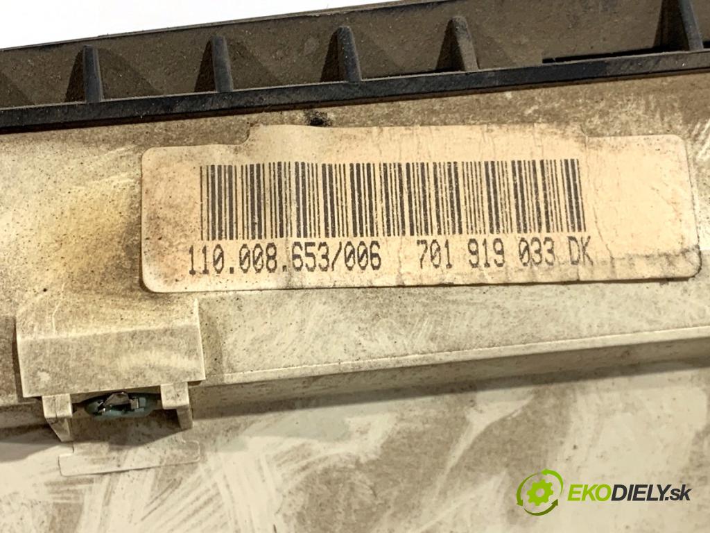 VW TRANSPORTER T4 Skrzynia 1994 57 kW 2.4 D 2370 prístrojovka 701919033DK (Přístrojová deska)