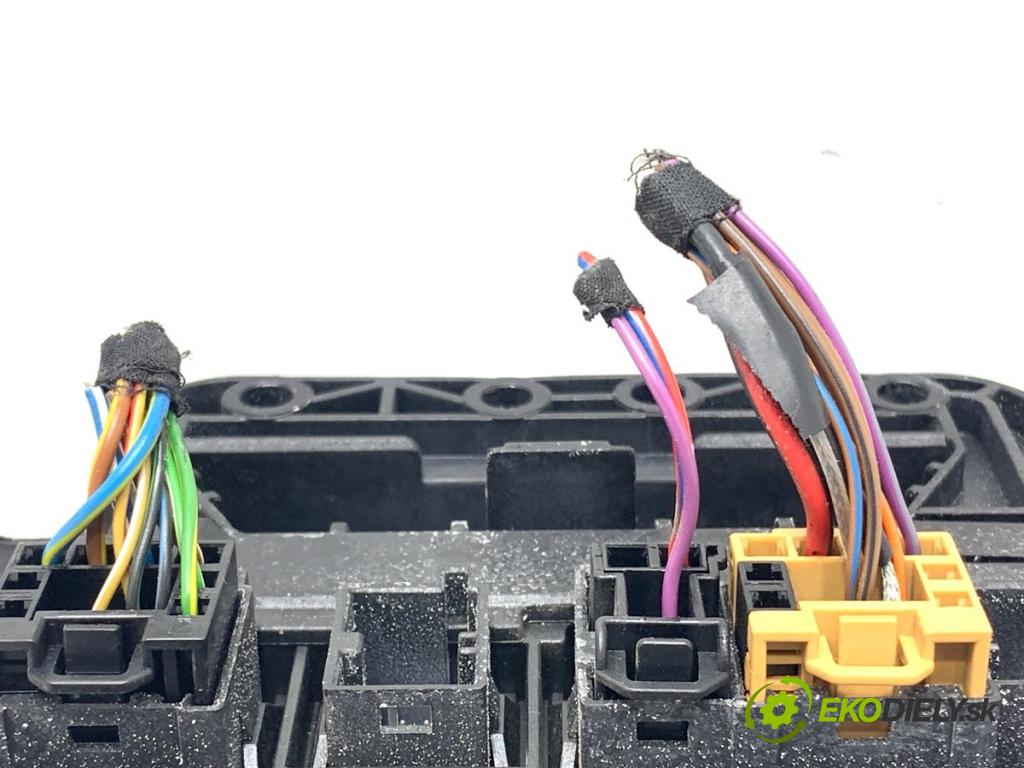 VW GOLF V liftback 2006 103 kW 2.0 TDI 1968 modul komfortu 1K0959433AR (Komfortní modul)