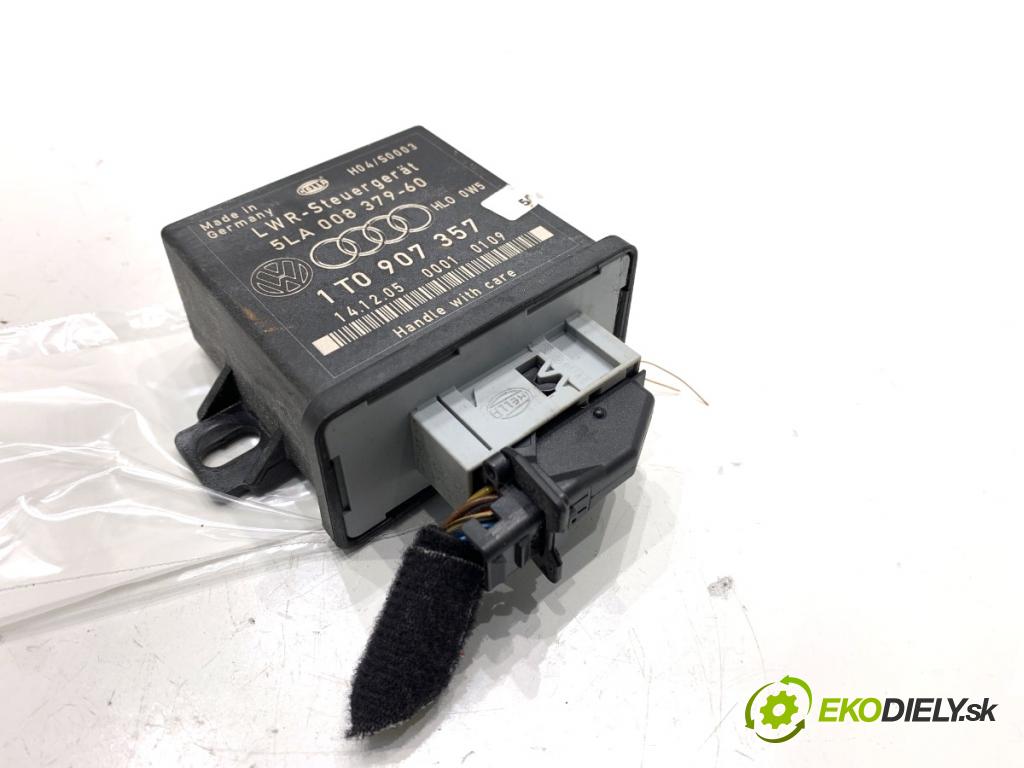 VW GOLF V liftback 2006 103 kW 2.0 TDI 1968 Modul svetiel 1T0907357 (Riadiaca jednotka ostatné)