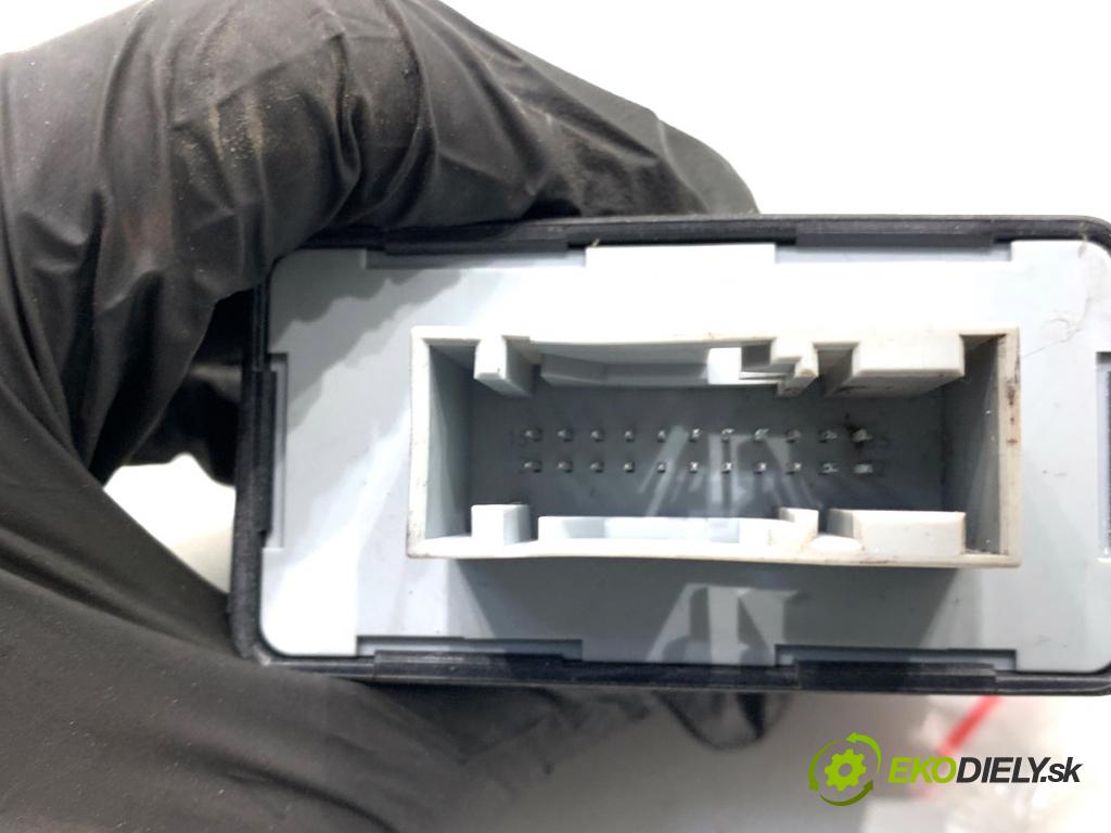 VW GOLF V liftback 2006 103 kW 2.0 TDI 1968 modul světel 1T0907357 (Řídící jednotka ostatní)