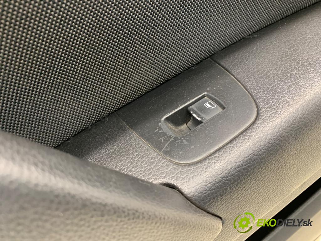 AUDI Q7 4L SUV 2007 171 kW 3.0 TDI quattro 2967 čalúnenie Dvere pravy predný 4L0863979