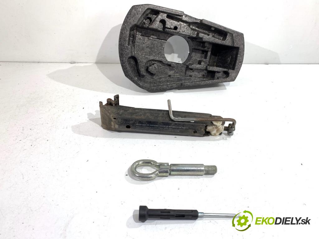 VW POLO V liftback 2012 44 kW 1.2 1198 Súprava náradia 6Q0012115H