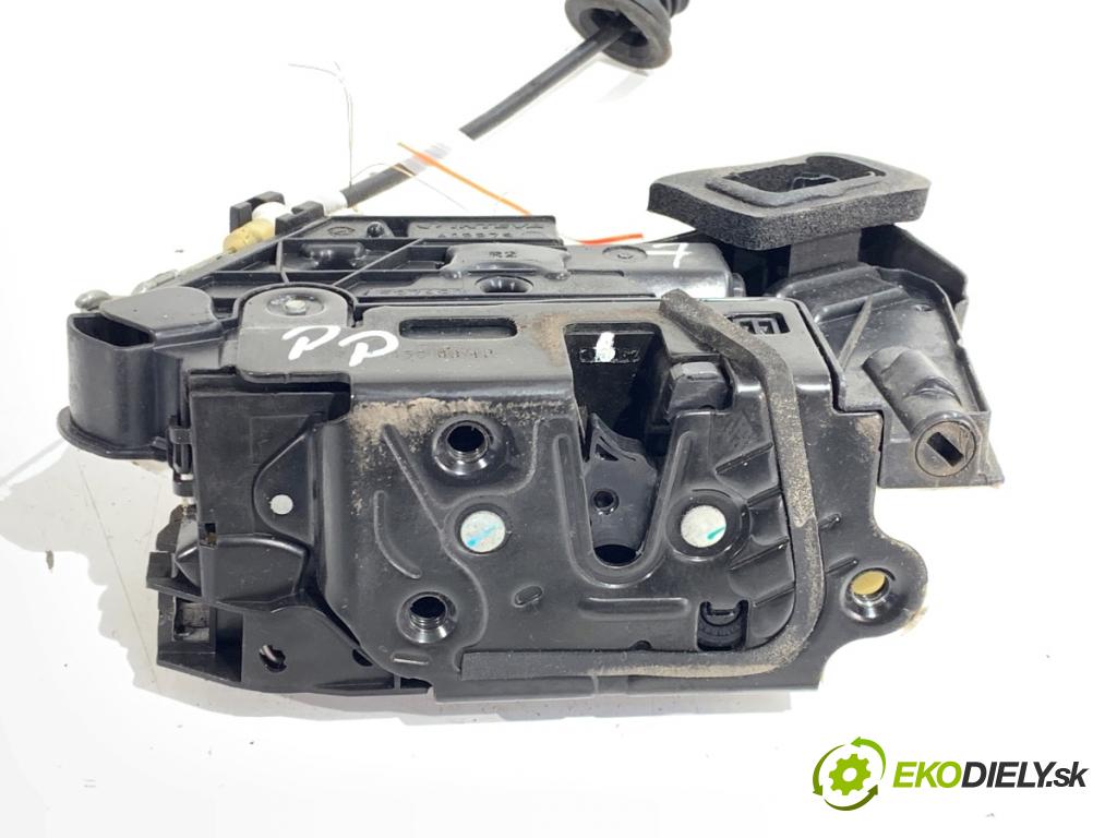 VW POLO V liftback 2012 44 kW 1.2 1198 zámok Dvere pravy predný 5K1837016