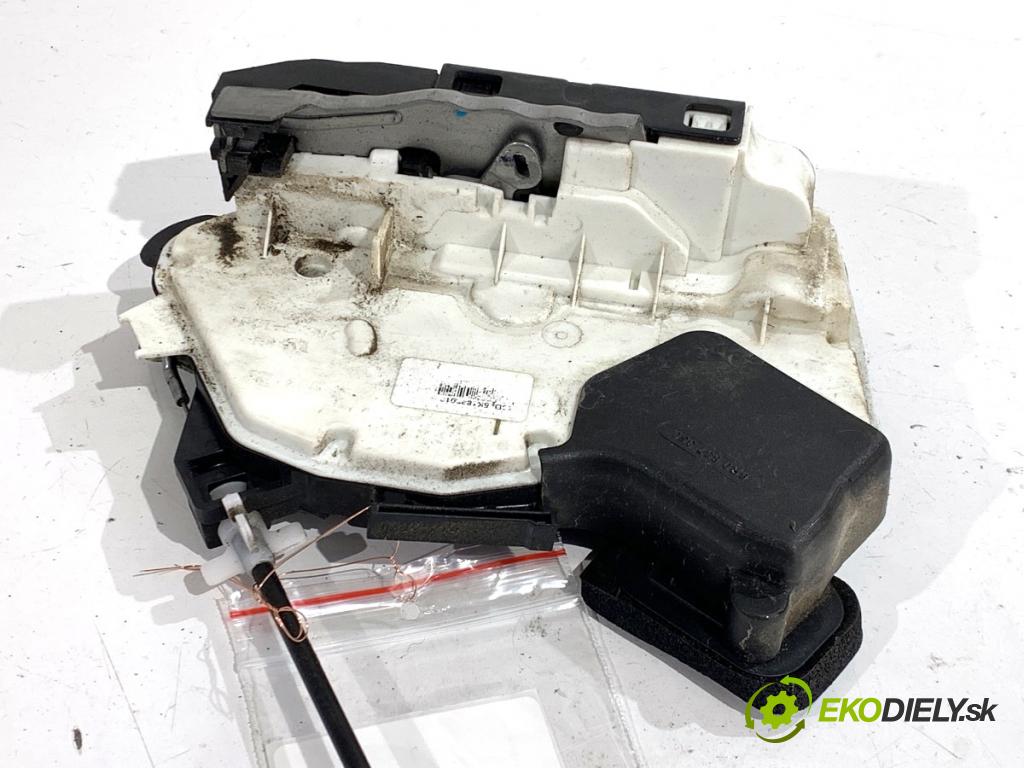 VW POLO V liftback 2012 44 kW 1.2 1198 zámok dveře pravý přední část 5K1837016