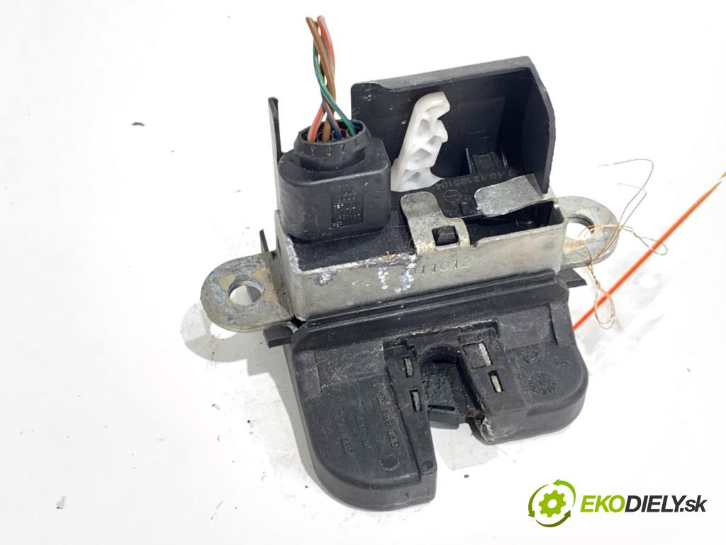 VW POLO V liftback 2012 44 kW 1.2 1198 zámok dveří zadní část 6R0827505B