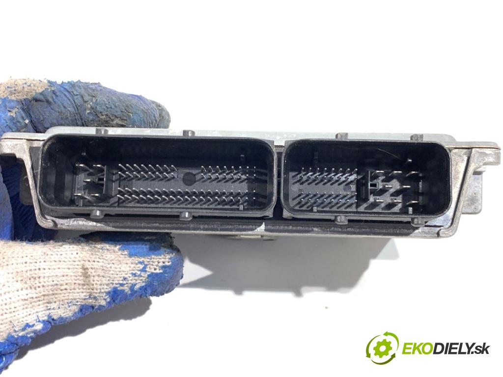 VW POLO V liftback 2012 44 kW 1.2 1198 řídící jednotka motora 03E906019M (Řídicí jednotka)