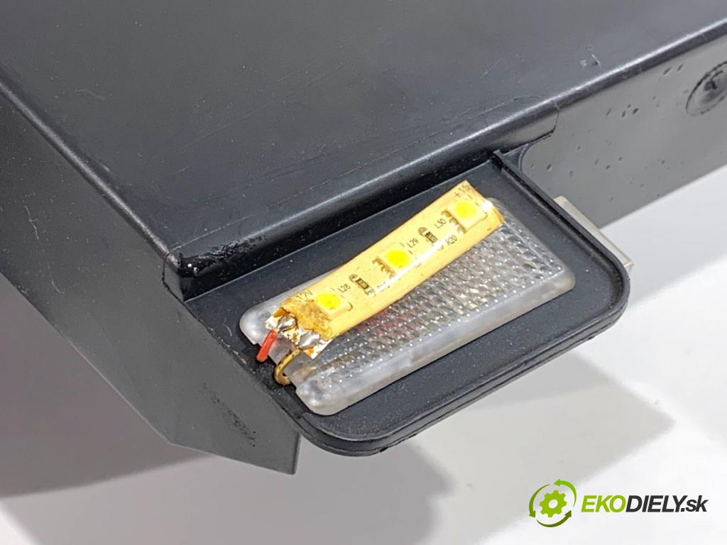 VW POLO V liftback 2012 44 kW 1.2 1198 Priehradka, kastlík spolujazdca 6R1857097 (Priehradka (kastlík))