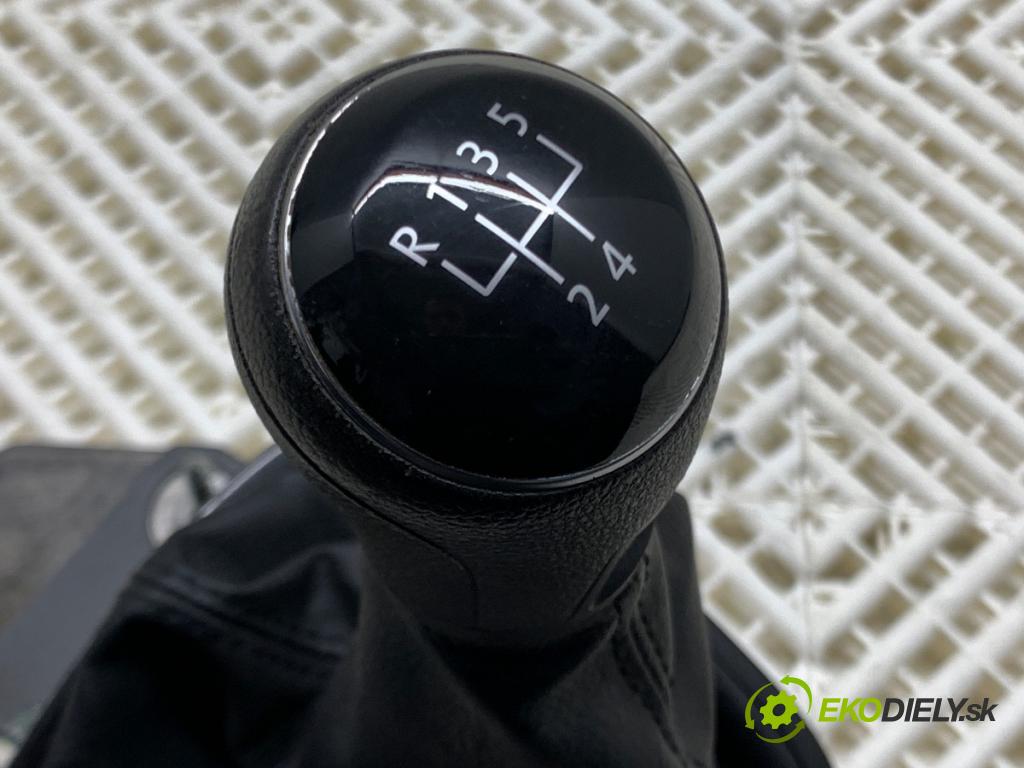 VW POLO V liftback 2012 44 kW 1.2 1198 Kulisa 6Q0711049CG (Rýchlostná páka (kulisa))