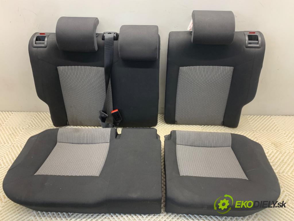 VW POLO V liftback 2012 44 kW 1.2 1198 Sedadlo druhý rad 