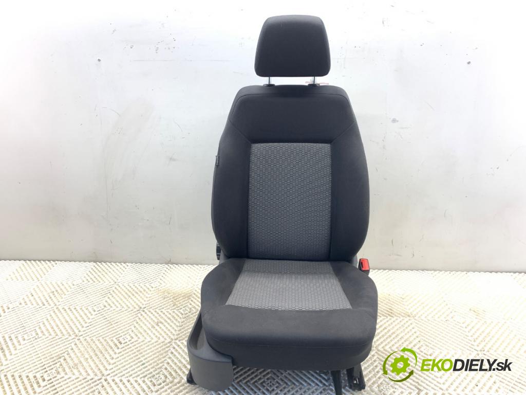 VW POLO V liftback 2012 44 kW 1.2 1198 sedadlo pravý přední část 