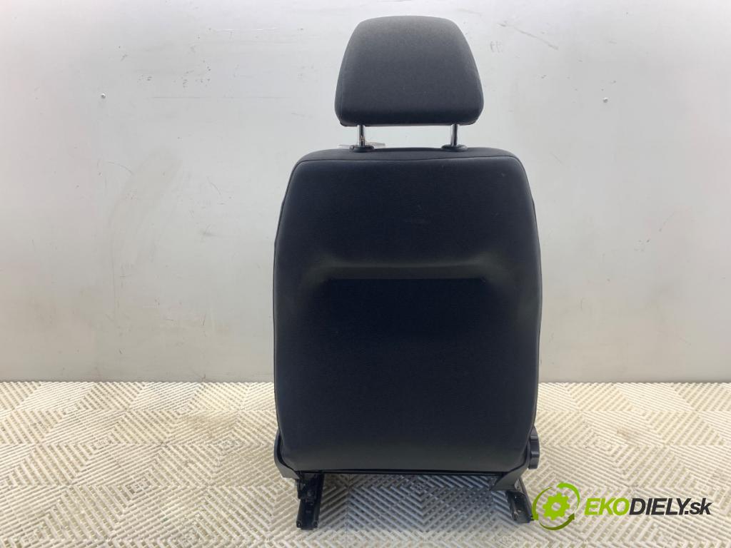 VW POLO V liftback 2012 44 kW 1.2 1198 sedadlo pravý přední část