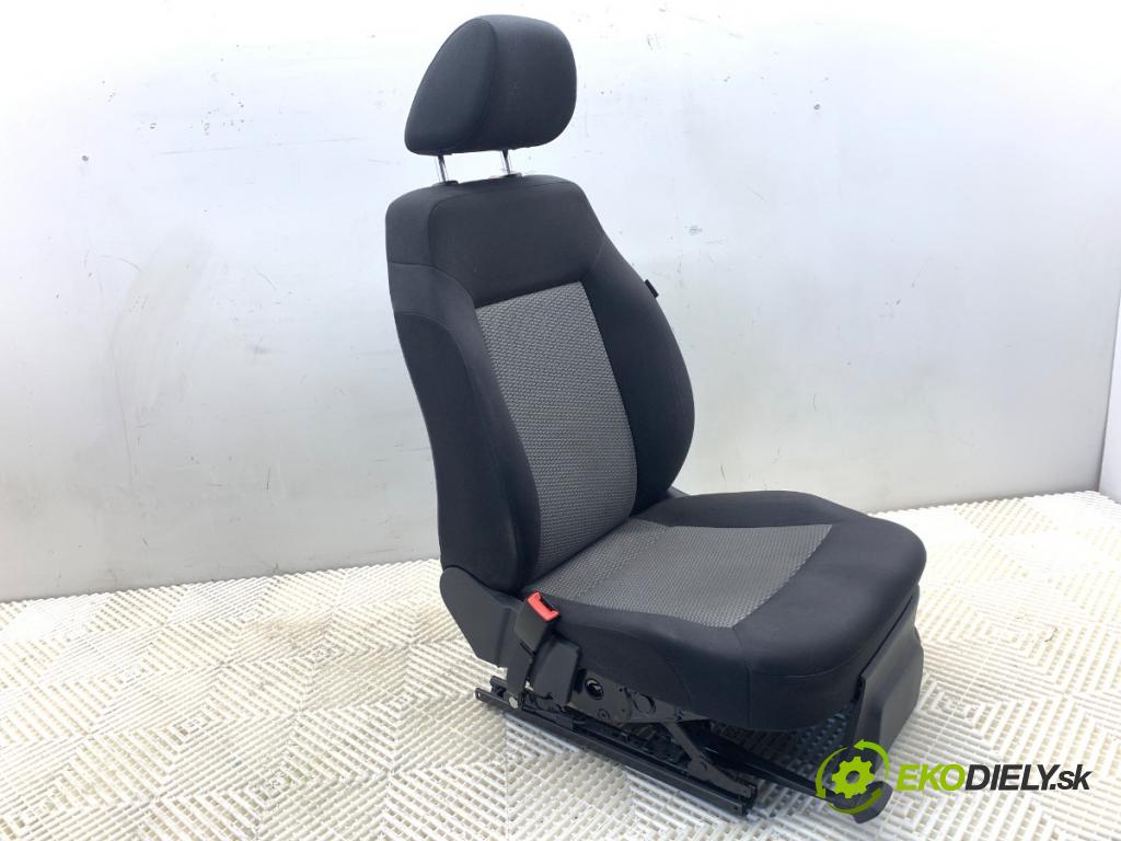 VW POLO V liftback 2012 44 kW 1.2 1198 Sedadlo ľavy predný
