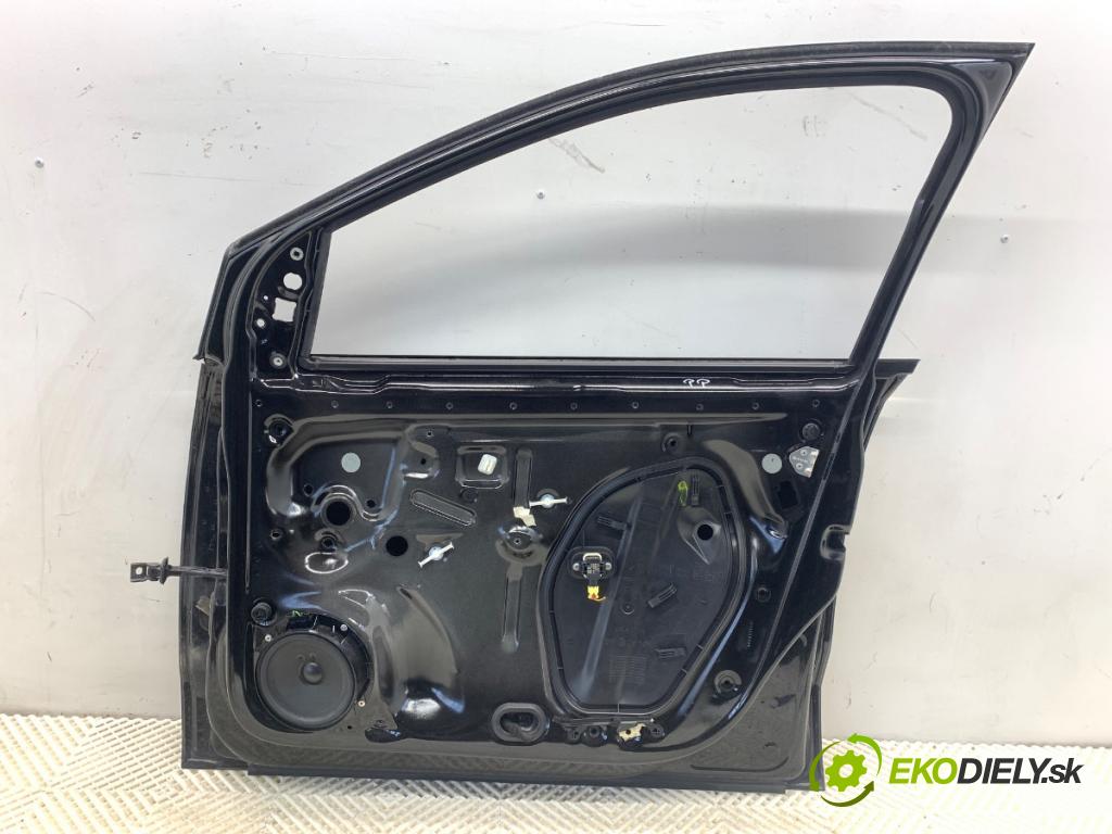 VW POLO V liftback 2012 44 kW 1.2 1198 dveře pravý přední část L041