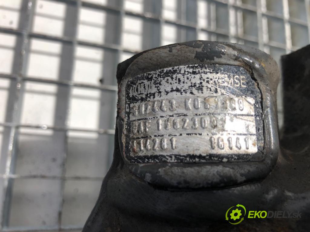 DAF XF Ciągnik siodłowy 2014 375 kW FT 510 375 kW [510 KM] olej napędowy 2012 - 2022 12900 Brzdič strmeň pravy predný Z012007