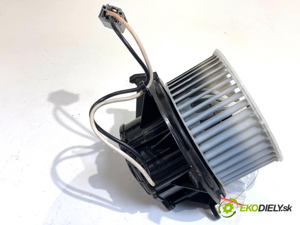 OPEL ASTRA J Kombi 2013 103 kW 1.4 LPG (35) 1364 ventilátor kúrenia U7253002