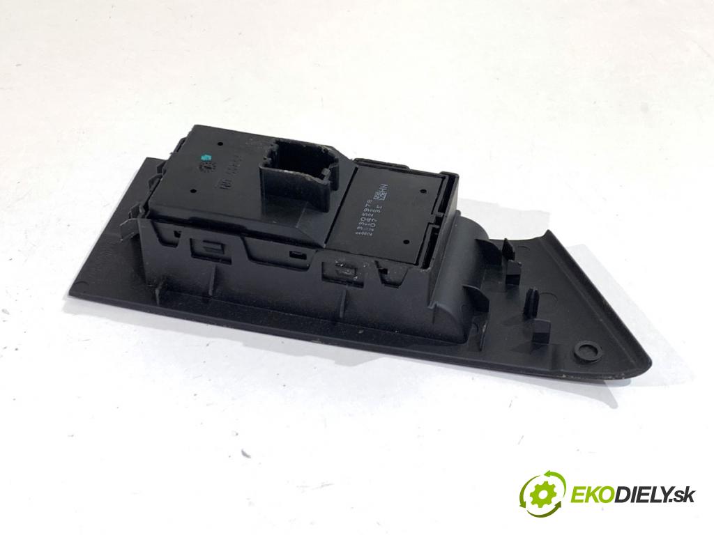 OPEL ASTRA J Kombi 2013 103 kW 1.4 LPG (35) 1364 Prepínač okien 13305978 (Prepínacie páčky pod volantom)