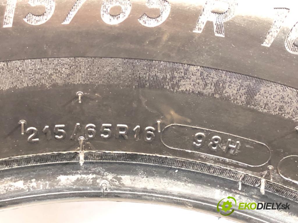 --- ---      PNEUMATIKY: PARA: VÍCENÁ SEZÓNA: 215/65 16" MICHELIN