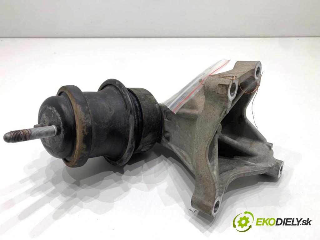 LEXUS IS sedan 2015 180 kW 200t (ASE30) 1998 Držiak Motor 