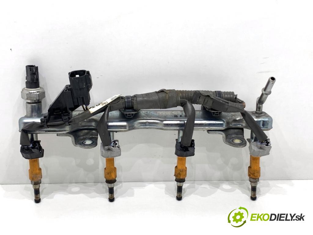 LEXUS IS sedan 2015 180 kW 200t (ASE30) 1998 Lišta vstrekovacia INJEKCIA: 23250-36020