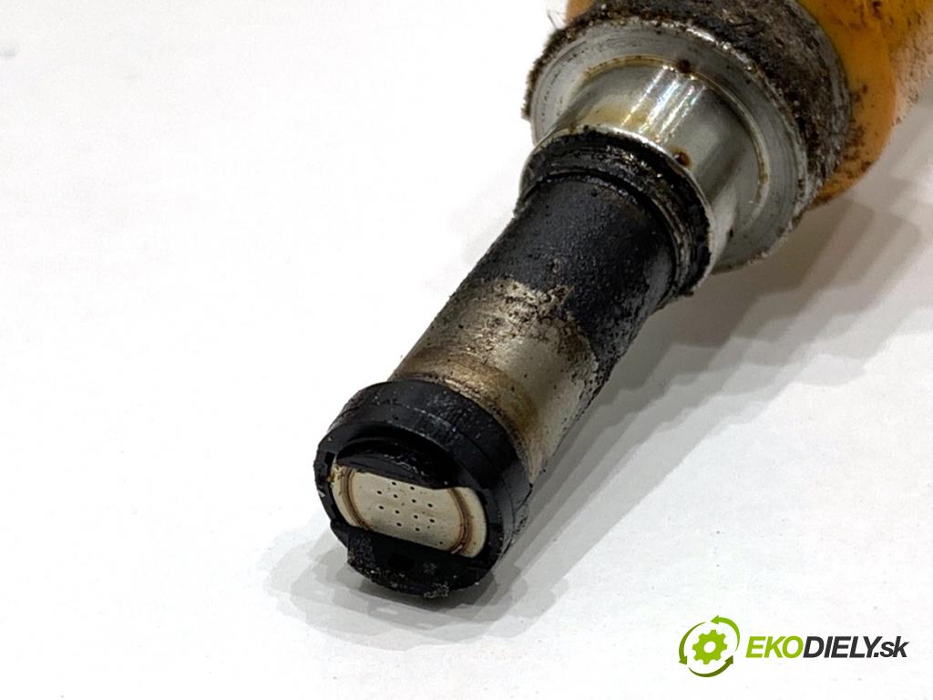 LEXUS IS sedan 2015 180 kW 200t (ASE30) 1998 Lišta vstrekovacia INJEKCIA: 23250-36020